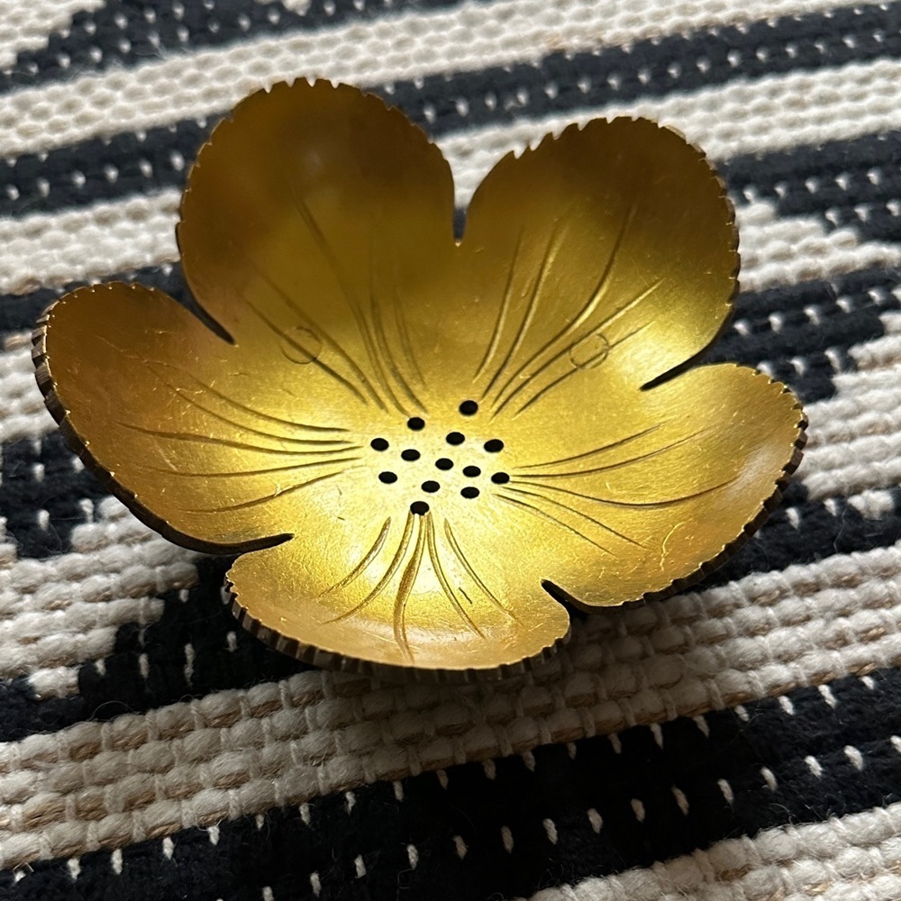 Gold Flower or leaf -Shaped Decorative Soap Dish handmade